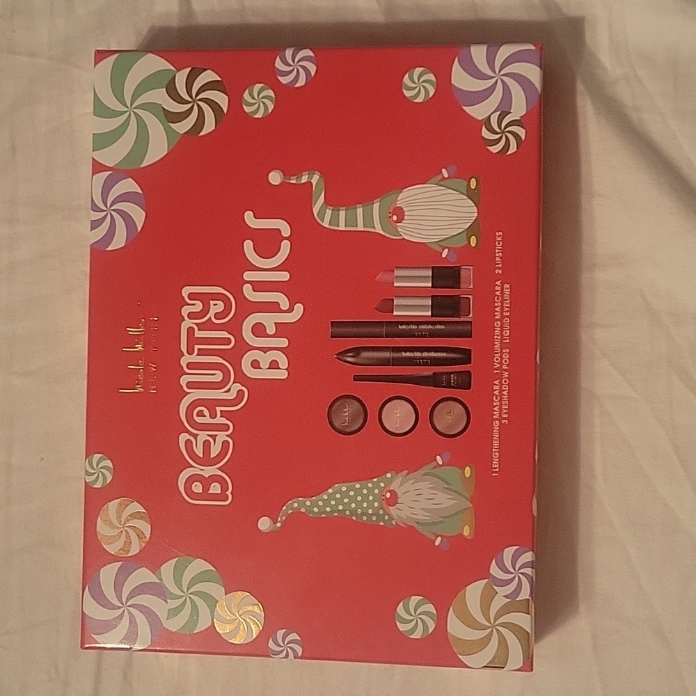 Nicole Miller Beauty Basics Set New